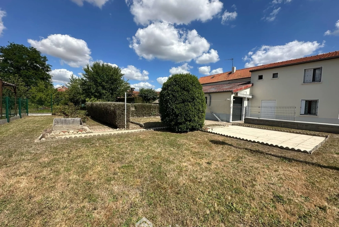 À vendre maison 127 m² à Chambry avec garage et terrain clos 