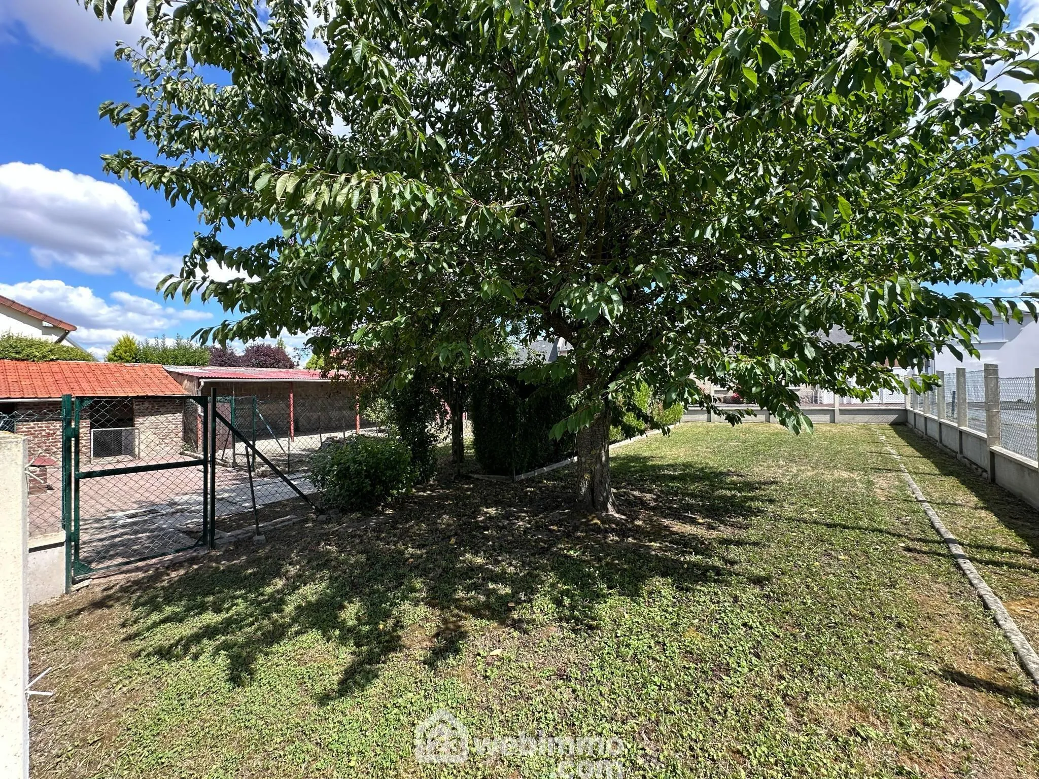 À vendre maison 127 m² à Chambry avec garage et terrain clos 