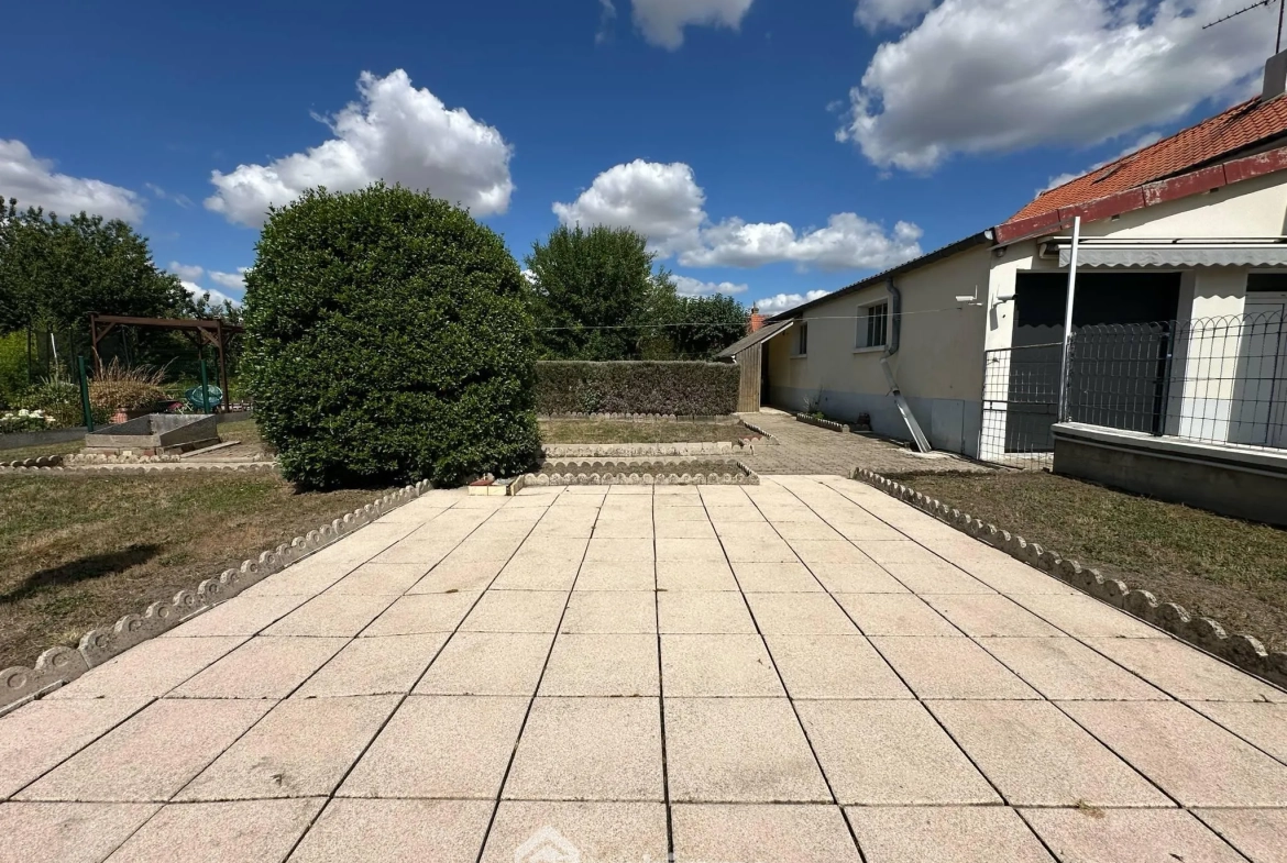 À vendre maison 127 m² à Chambry avec garage et terrain clos 