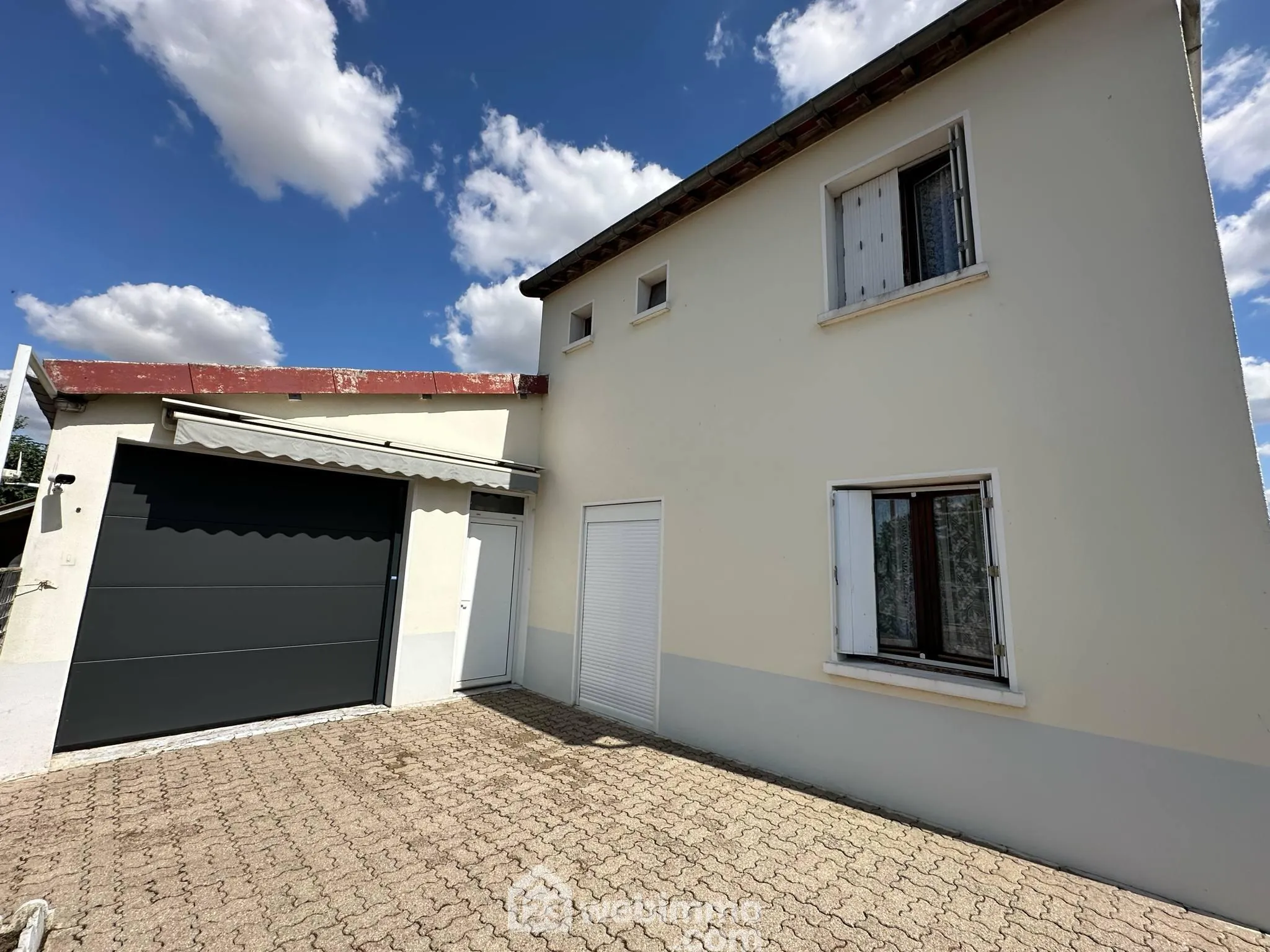 À vendre maison 127 m² à Chambry avec garage et terrain clos 