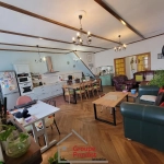 Charmante maison de village avec jardin, atelier et local commercial à La Pacaudière