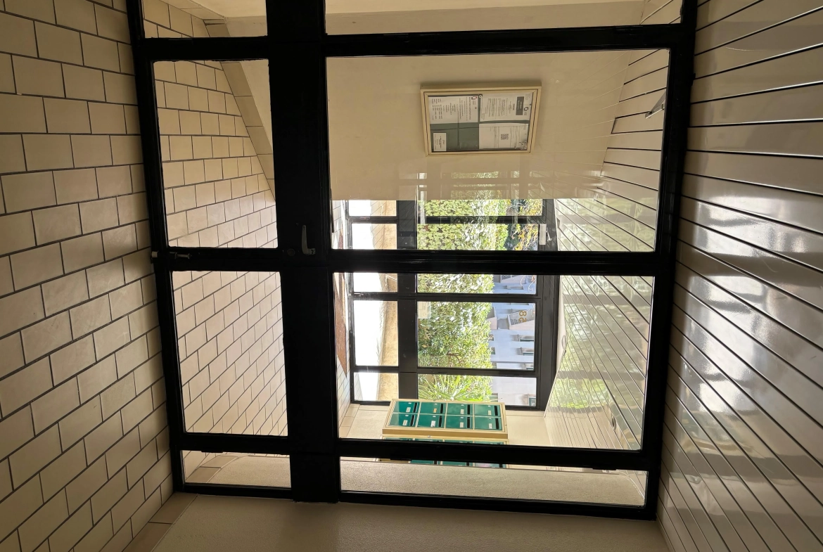 Appartement T3 lumineux de 74 m² dans la résidence Lord Duveen à Marseille 