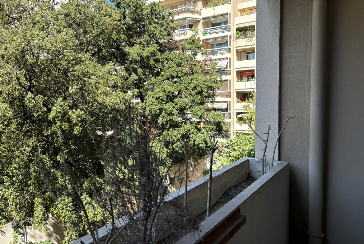 Appartement T3 lumineux de 74 m² dans la résidence Lord Duveen à Marseille 
