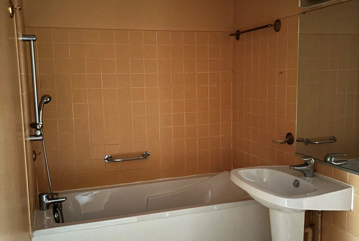 Appartement T3 lumineux de 74 m² dans la résidence Lord Duveen à Marseille 