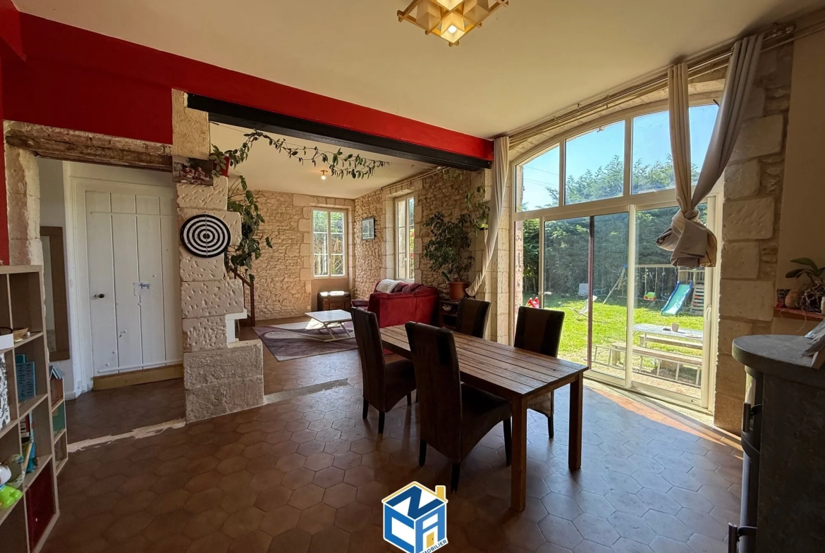 Maison de campagne 4 chambres avec garage et dépendance à Le Liège 37460 