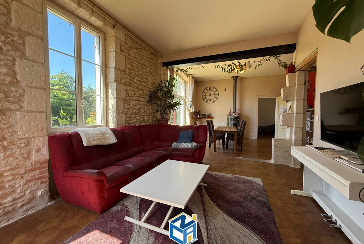 Maison de campagne 4 chambres avec garage et dépendance à Le Liège 37460 