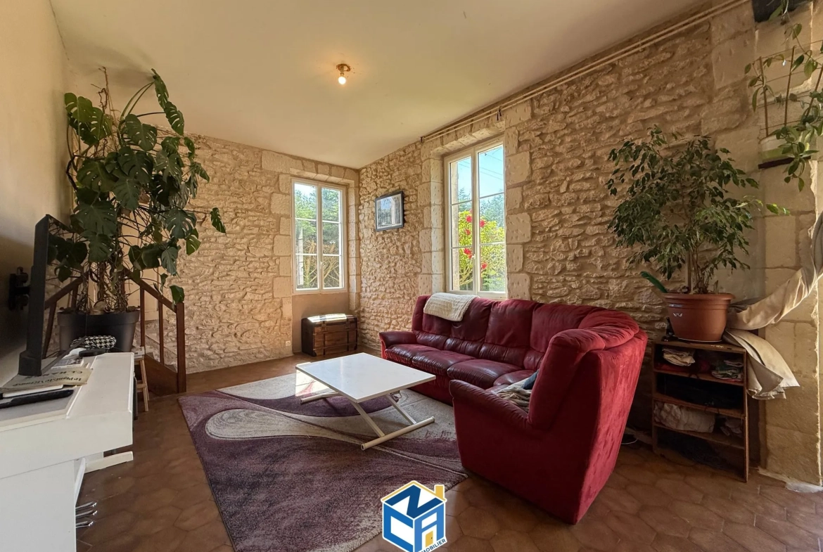 Maison de campagne 4 chambres avec garage et dépendance à Le Liège 37460 