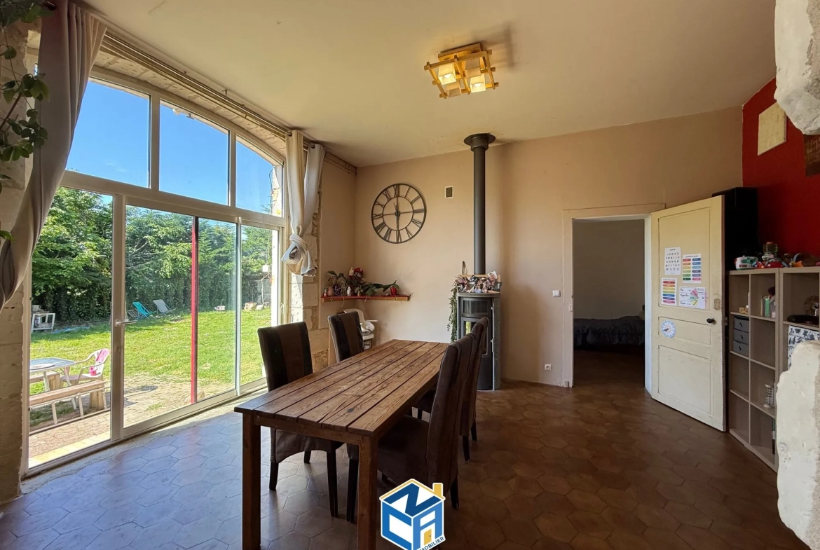 Maison de campagne 4 chambres avec garage et dépendance à Le Liège 37460 