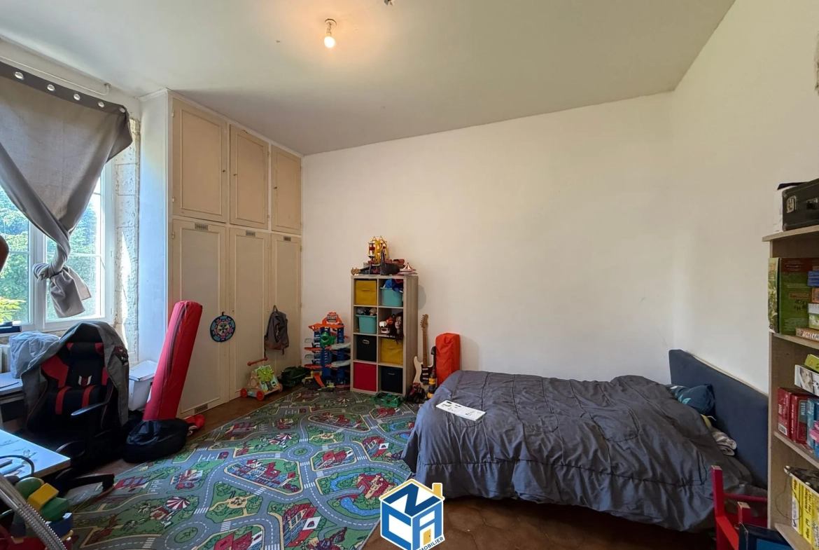 Maison de campagne 4 chambres avec garage et dépendance à Le Liège 37460 