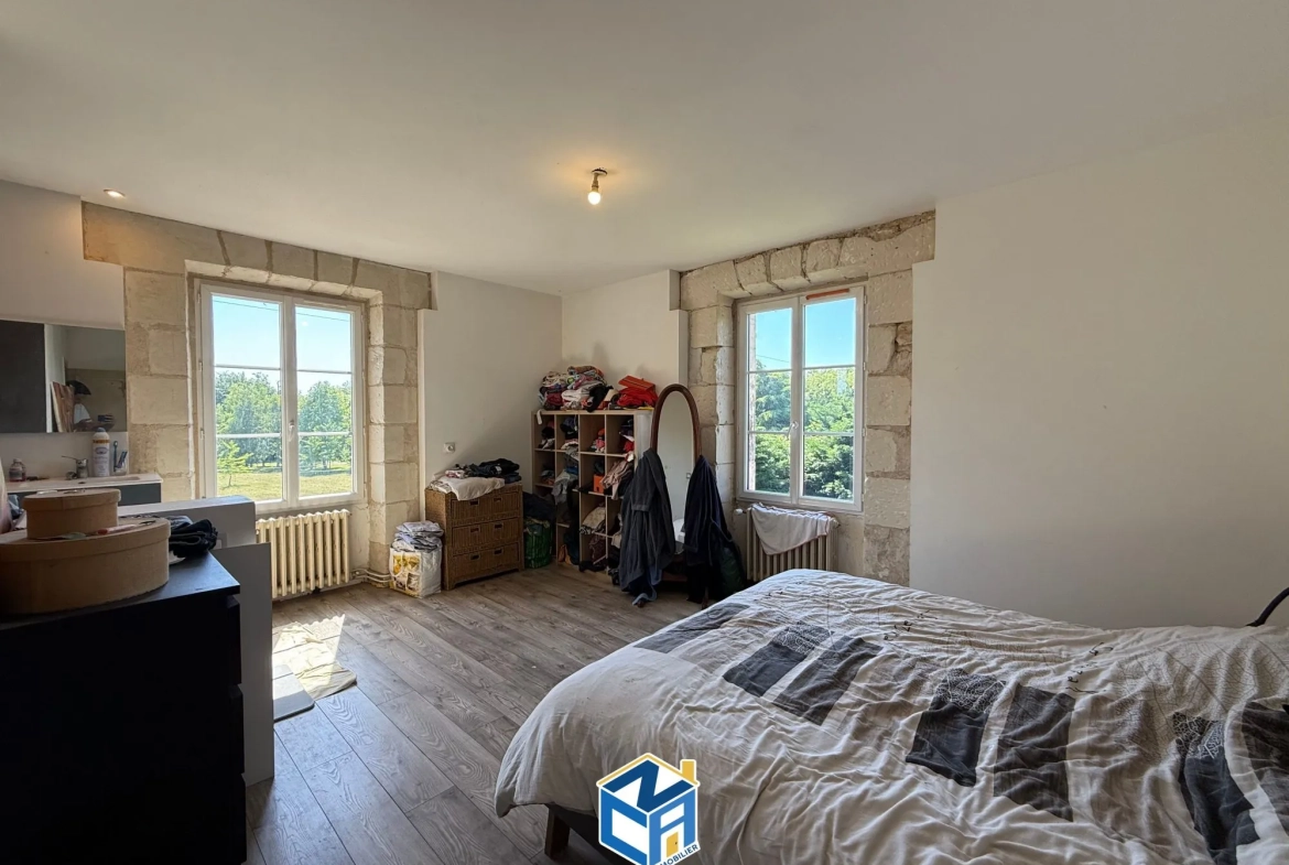 Maison de campagne 4 chambres avec garage et dépendance à Le Liège 37460 