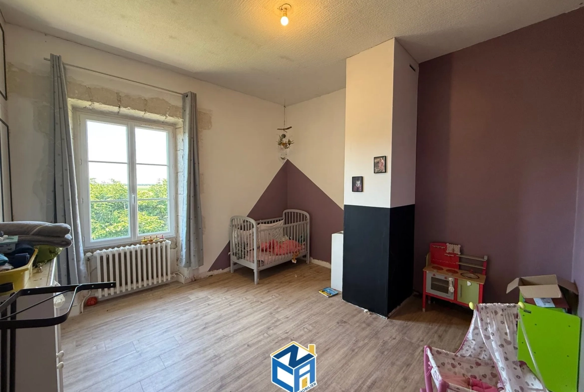 Maison de campagne 4 chambres avec garage et dépendance à Le Liège 37460 