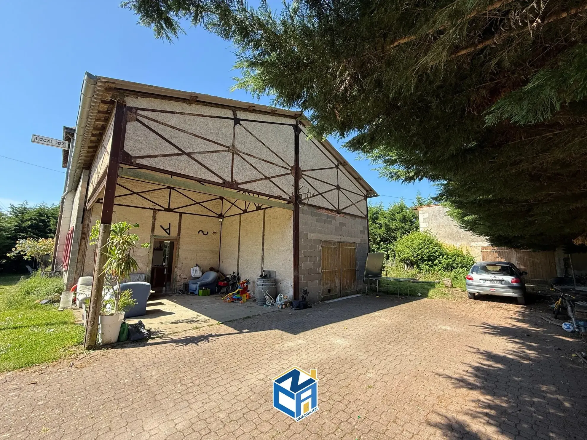 Maison de campagne 4 chambres avec garage et dépendance à Le Liège 37460 