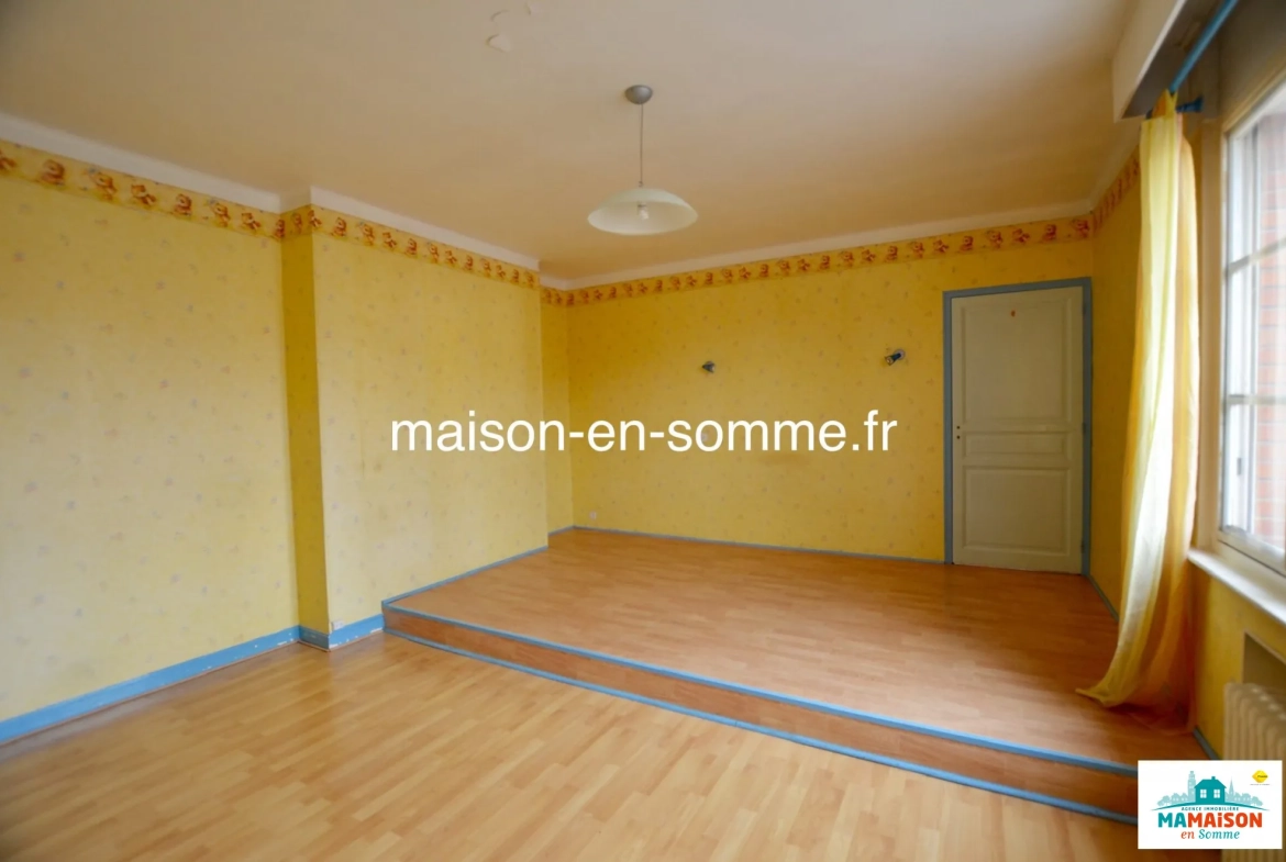 Grande maison de 230 m² avec dépendance et jardin à Fouilloy 