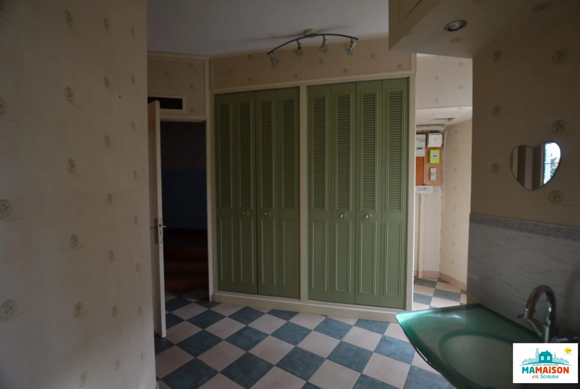 Grande maison de 230 m² avec dépendance et jardin à Fouilloy 