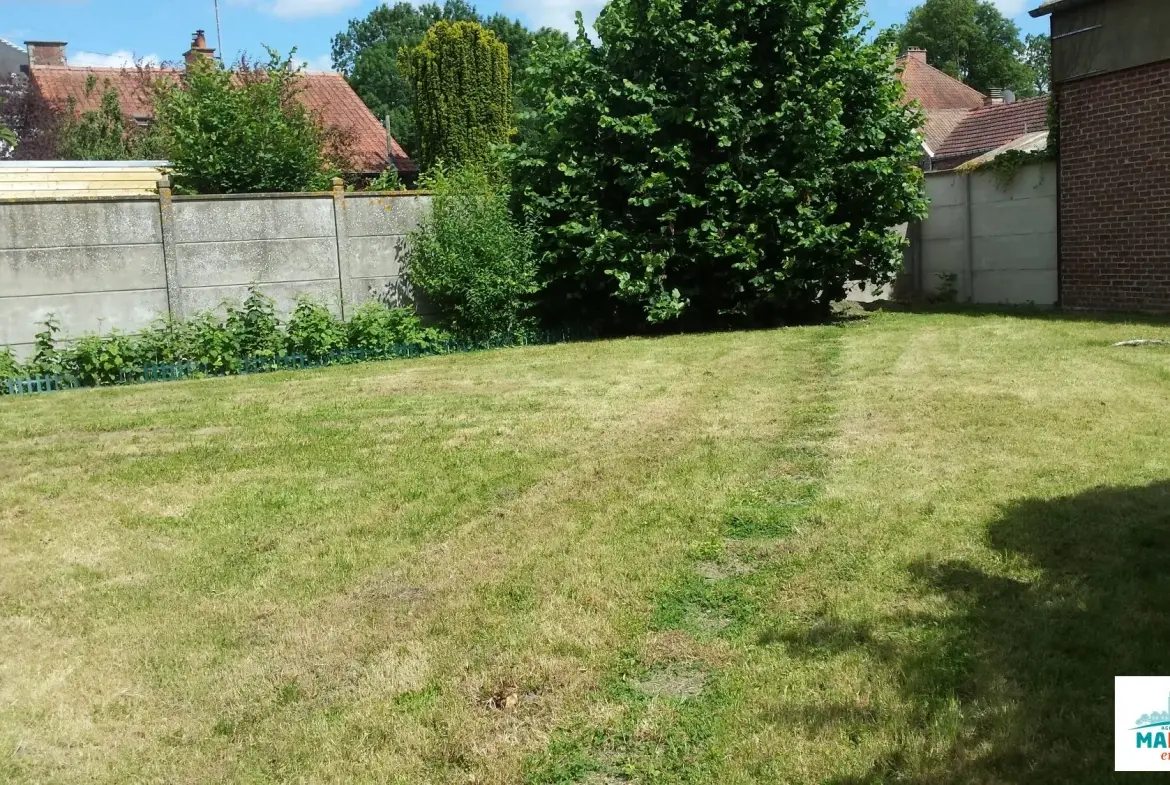 Grande maison de 230 m² avec dépendance et jardin à Fouilloy 