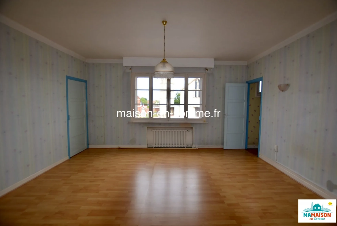 Grande maison de 230 m² avec dépendance et jardin à Fouilloy 
