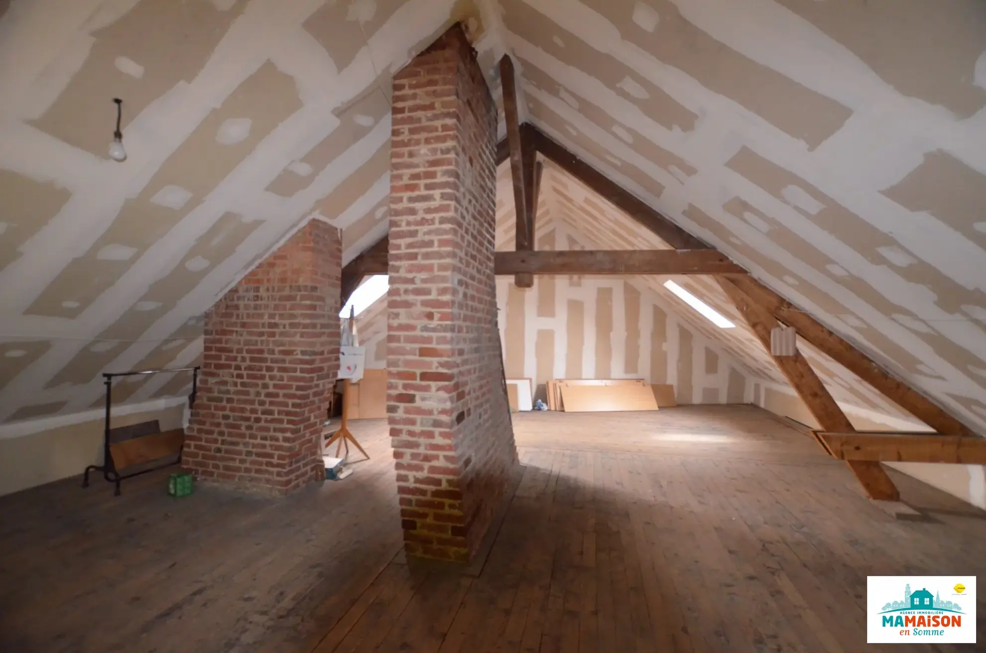 Grande maison de 230 m² avec dépendance et jardin à Fouilloy 