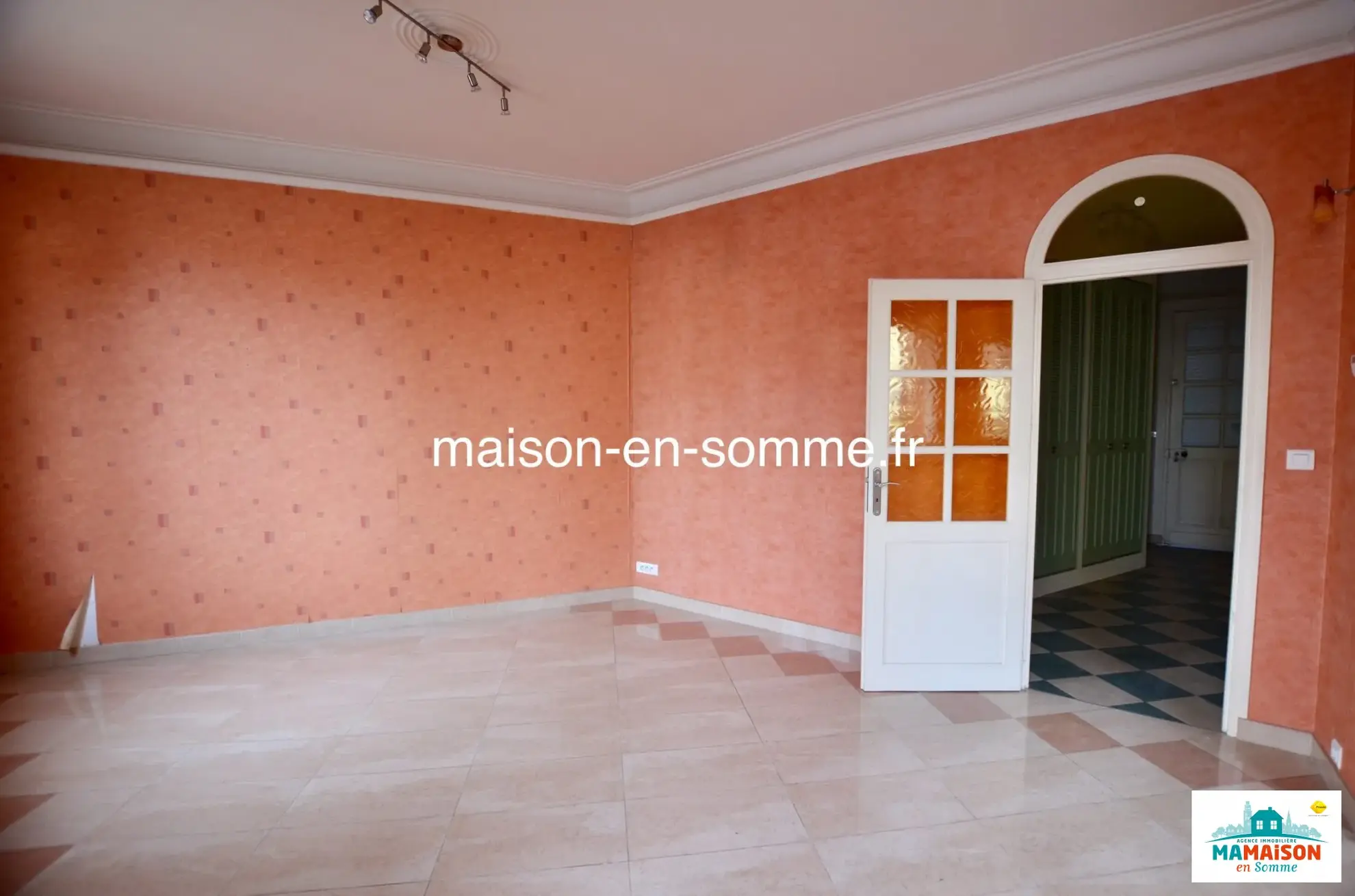 Grande maison de 230 m² avec dépendance et jardin à Fouilloy 