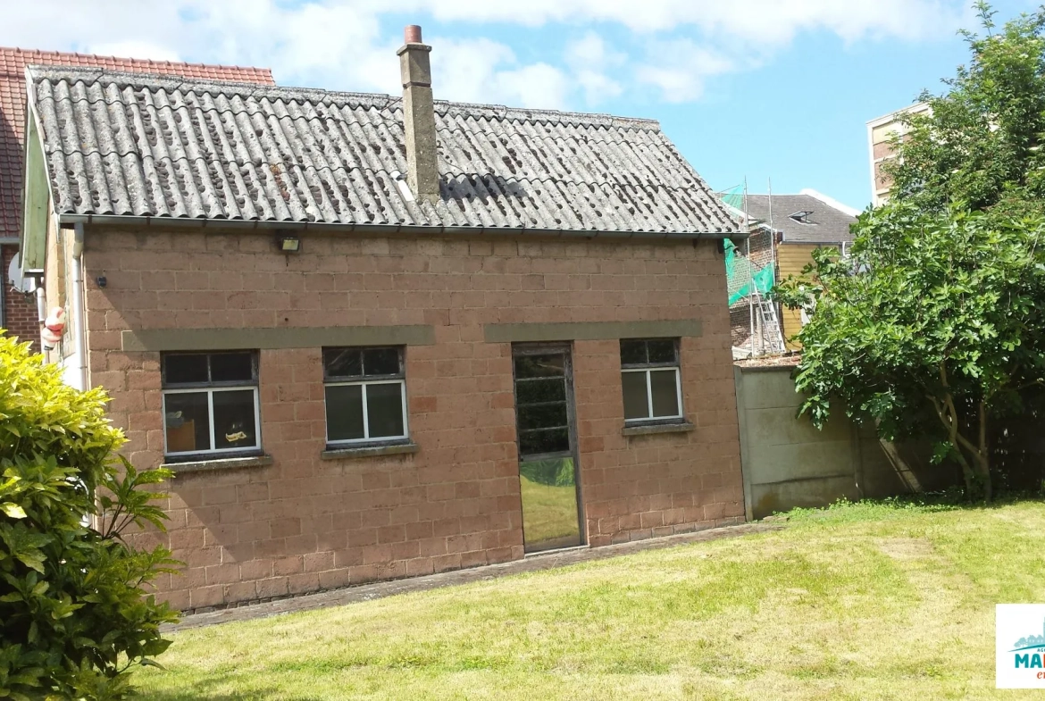Grande maison de 230 m² avec dépendance et jardin à Fouilloy 