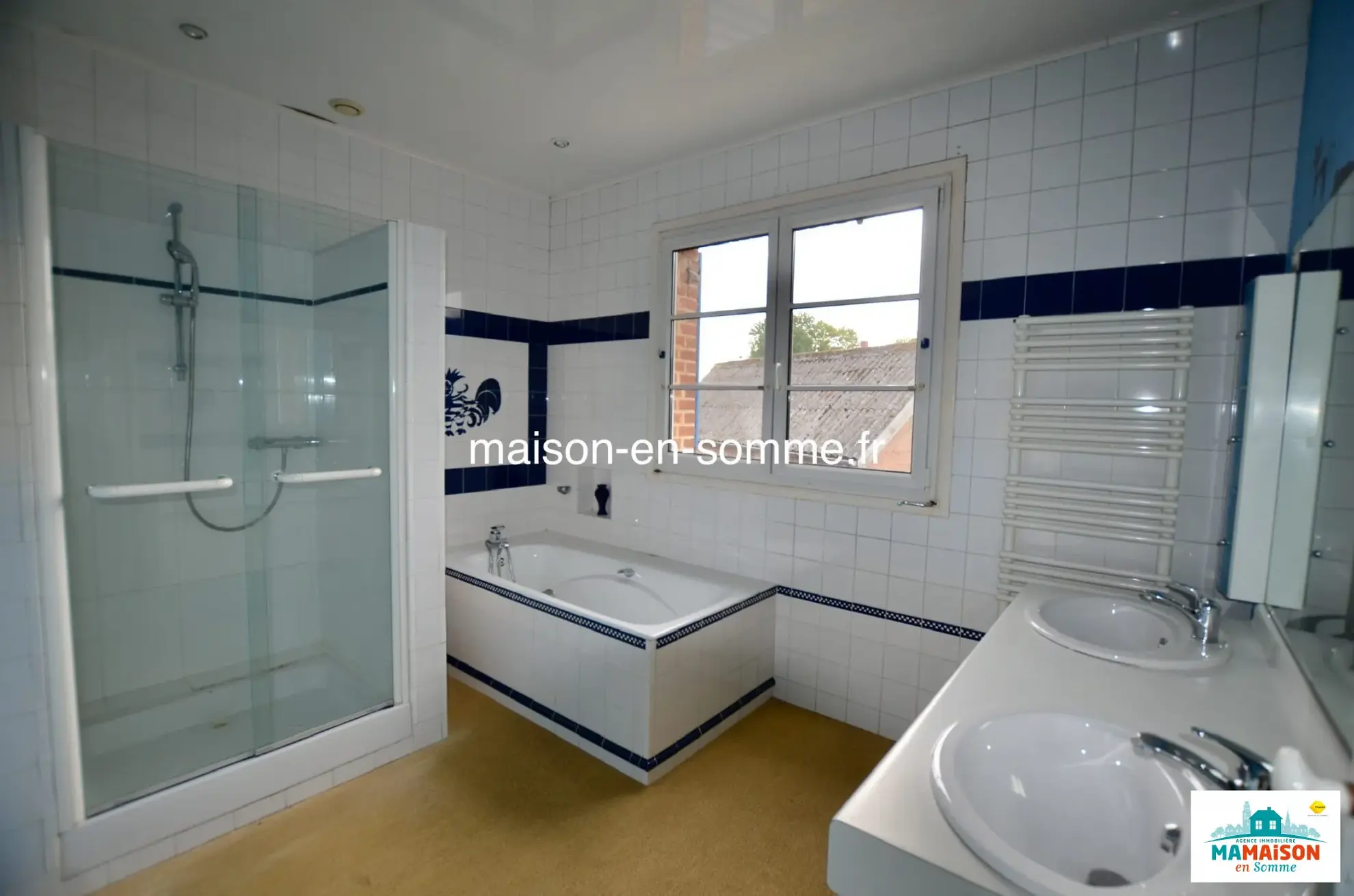 Grande maison de 230 m² avec dépendance et jardin à Fouilloy 