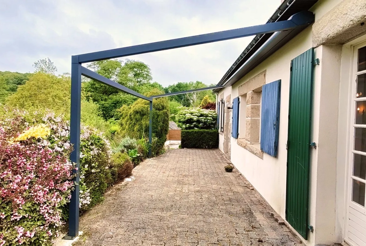 Belle maison avec grand terrain et serre à Guerlédan en Bretagne 