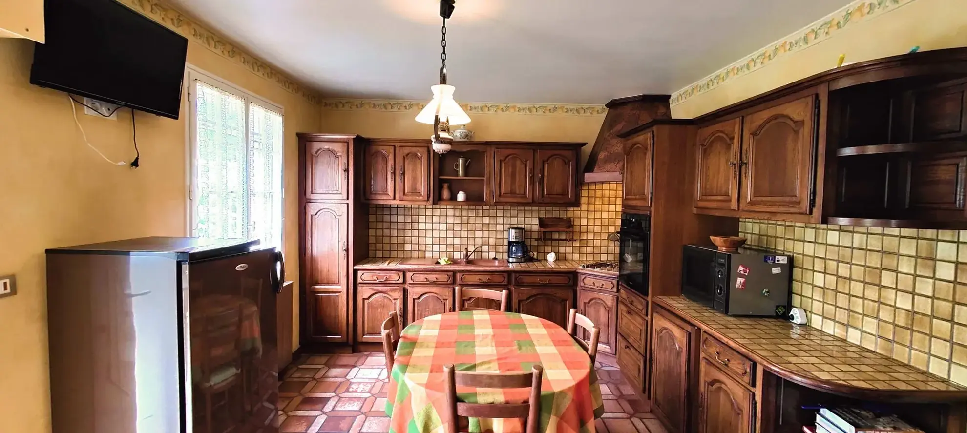 Belle maison avec grand terrain et serre à Guerlédan en Bretagne 