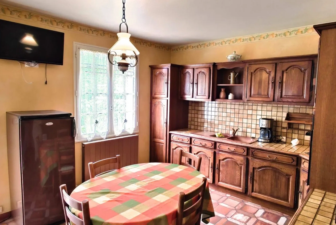 Belle maison avec grand terrain et serre à Guerlédan en Bretagne 