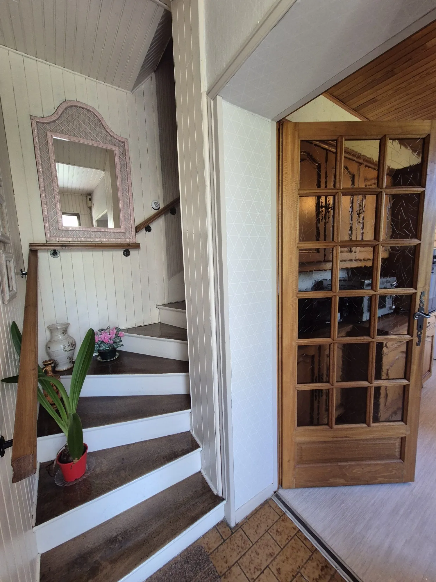 Maison à vendre à Ornans de 55 m² avec garage, jardin et cave, à rafraîchir 