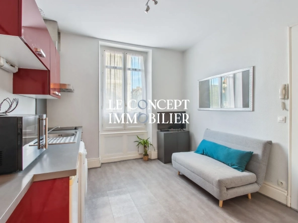 Appartement T1bis à Biarritz entre la Côte des Basques et les Halles