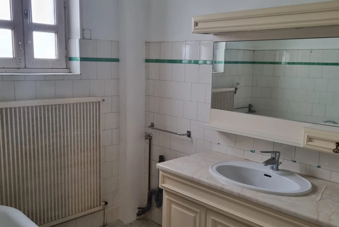 Maison de ville 1930 avec jardin à Déols - Charmante et spacieuse 