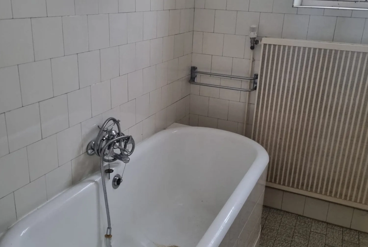 Maison de ville 1930 avec jardin à Déols - Charmante et spacieuse 