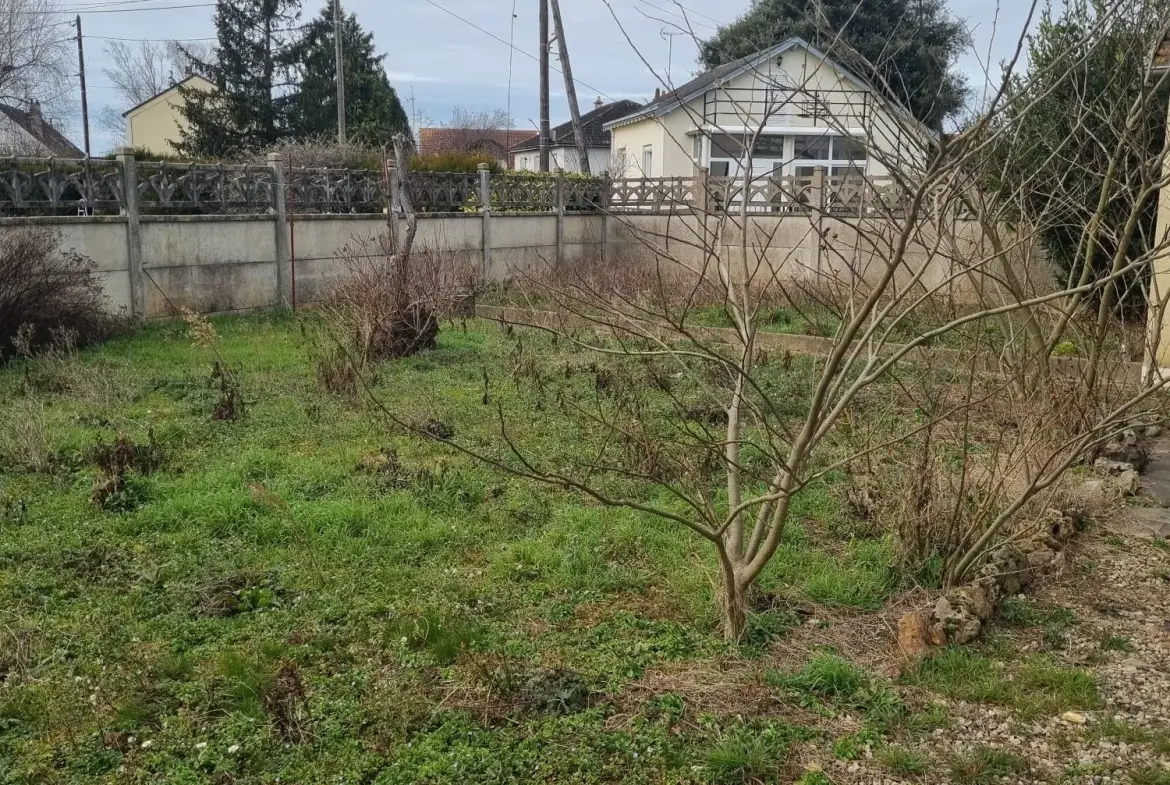 Maison de ville 1930 avec jardin à Déols - Charmante et spacieuse 