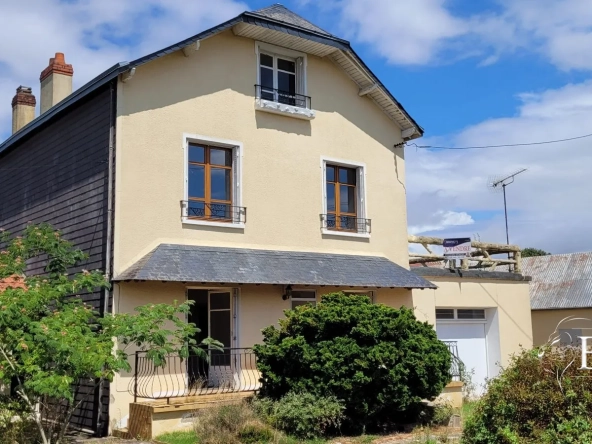 Maison de ville 1930 avec jardin à Déols - Charmante et spacieuse