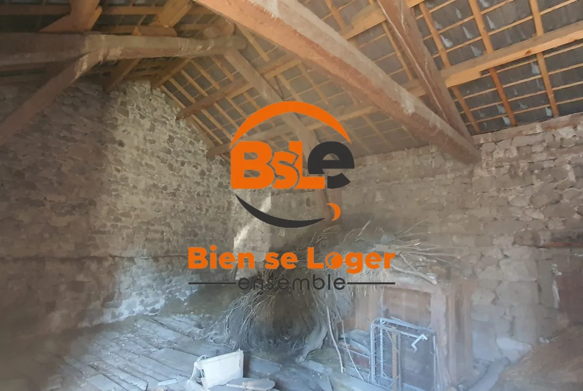 Corps de ferme en pierre à rénover en Lozère avec grand potentiel 
