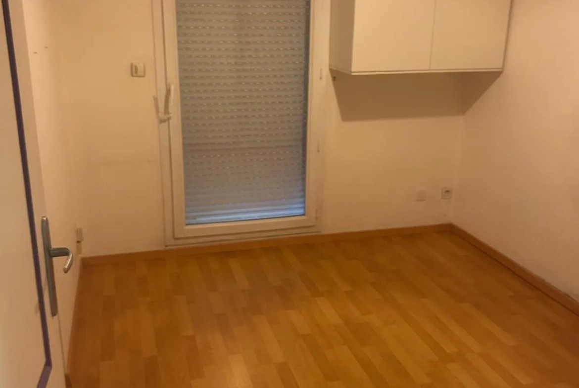 Grand appartement F4 en rez-de-jardin à Saint-Étienne proches du Parc de l'Europe 