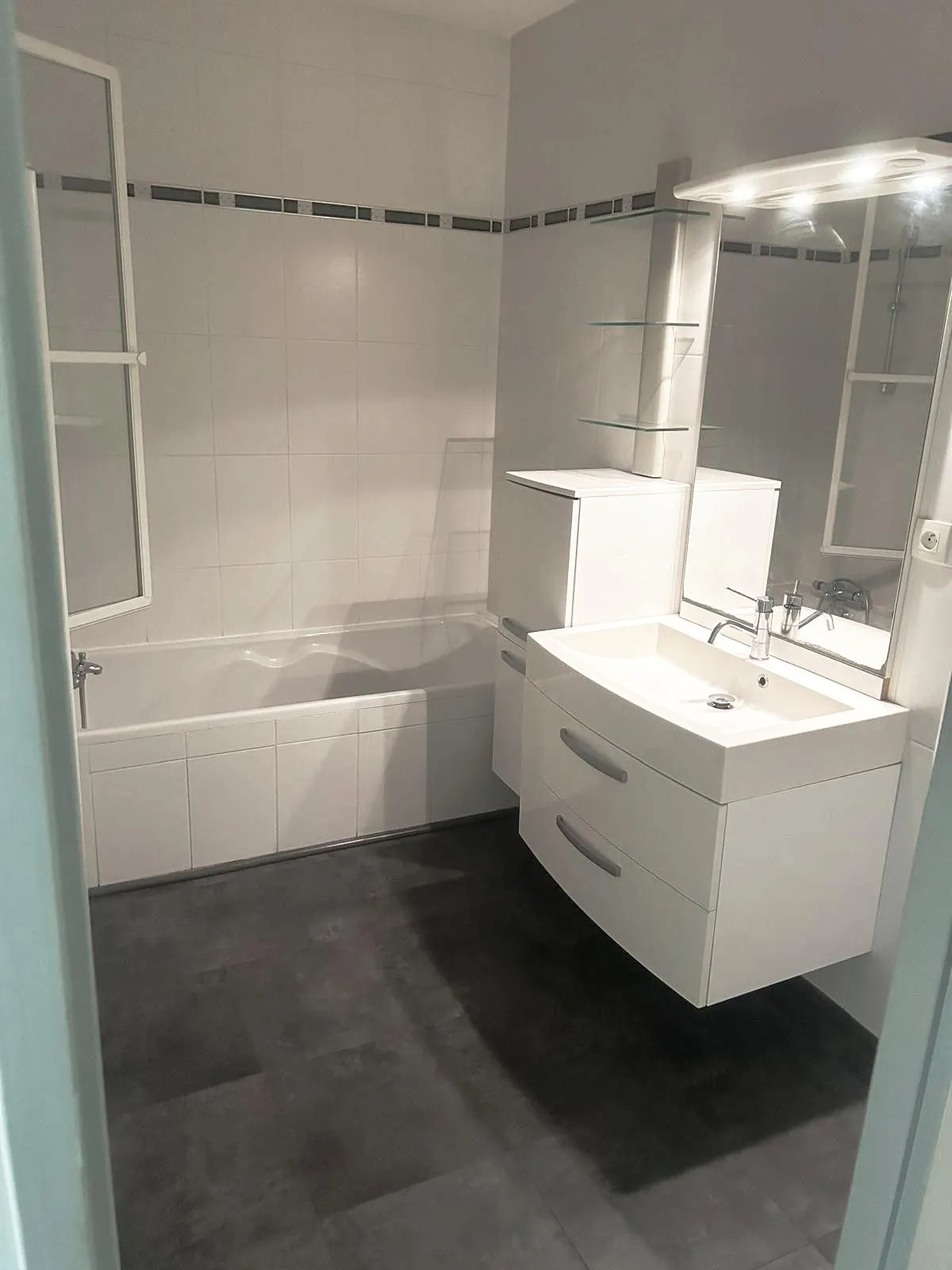 Grand appartement F4 en rez-de-jardin à Saint-Étienne proches du Parc de l'Europe 