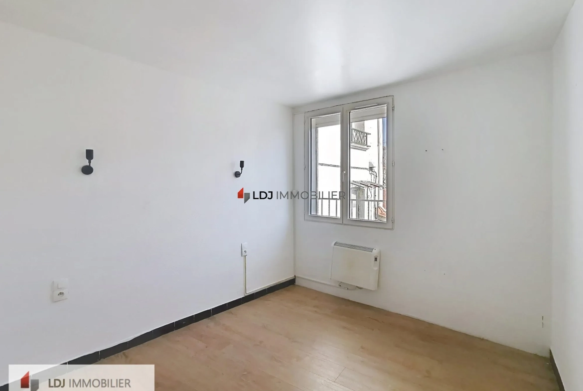Appartement T3 lumineux sans charges à Saint-Féliu-d'Avall avec cour privée 