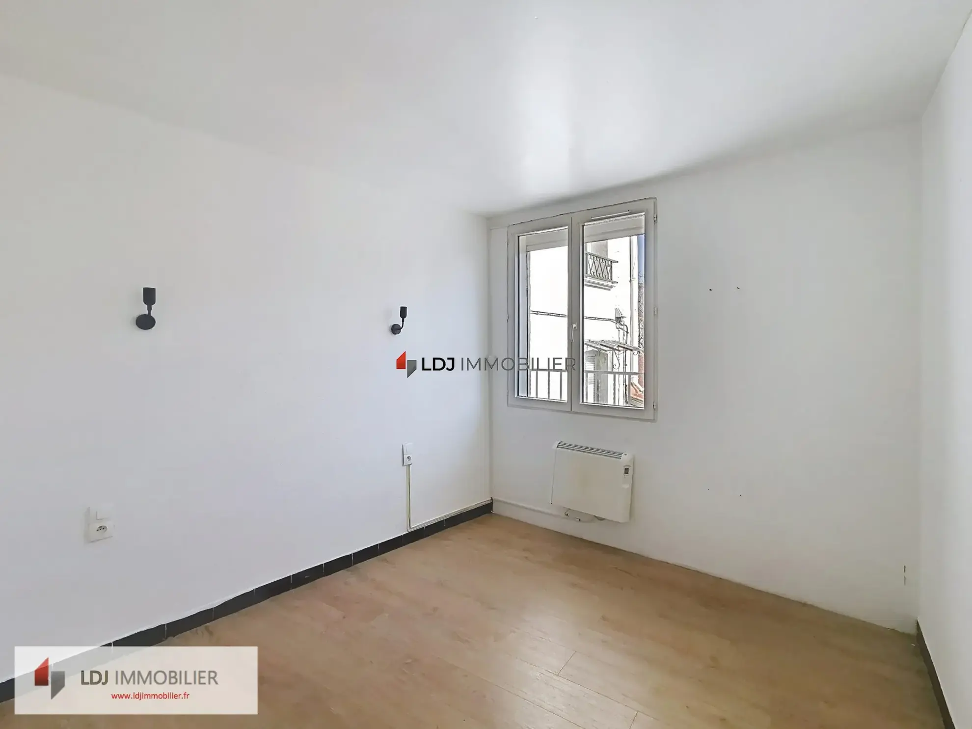 Appartement T3 lumineux sans charges à Saint-Féliu-d'Avall avec cour privée 