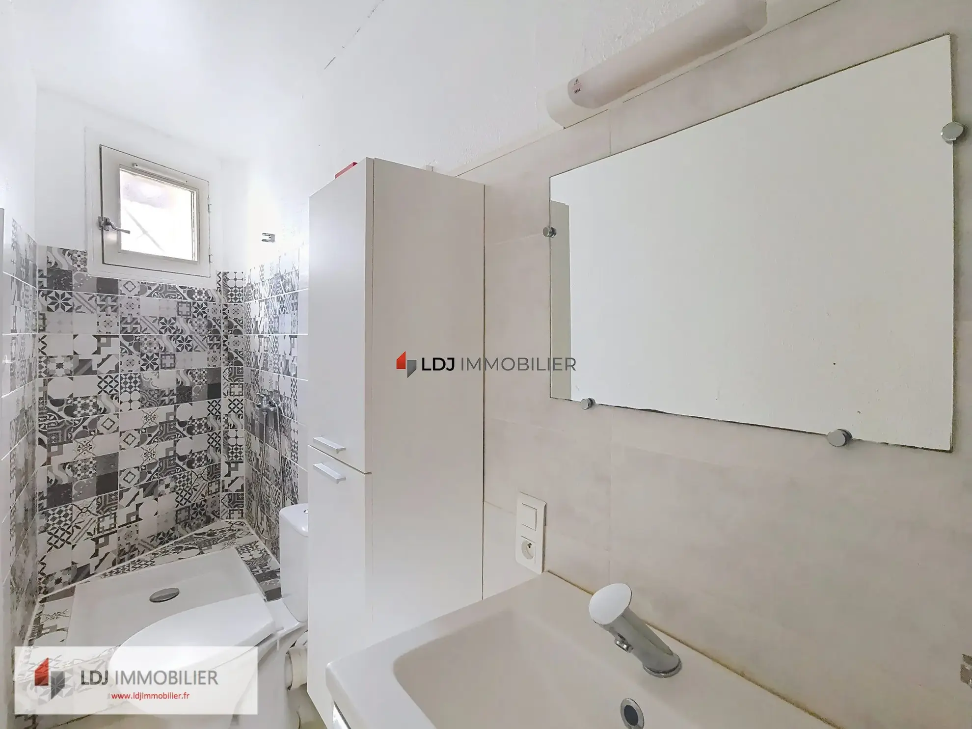 Appartement T3 lumineux sans charges à Saint-Féliu-d'Avall avec cour privée 