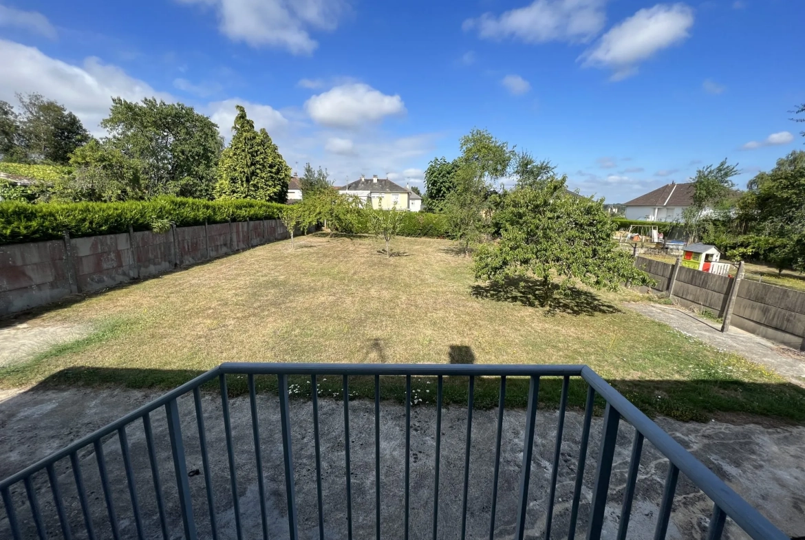 Maison à vendre à Saint-Berthevin – 77 m², jardin et garage, quartier calme 