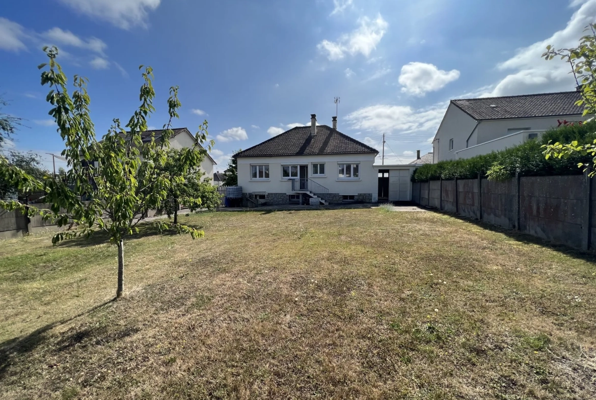 Maison à vendre à Saint-Berthevin – 77 m², jardin et garage, quartier calme 