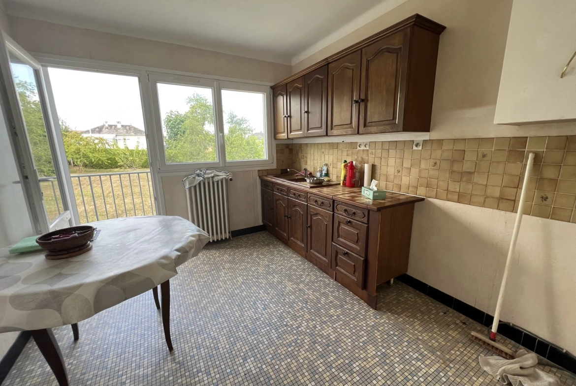 Maison à vendre à Saint-Berthevin – 77 m², jardin et garage, quartier calme 