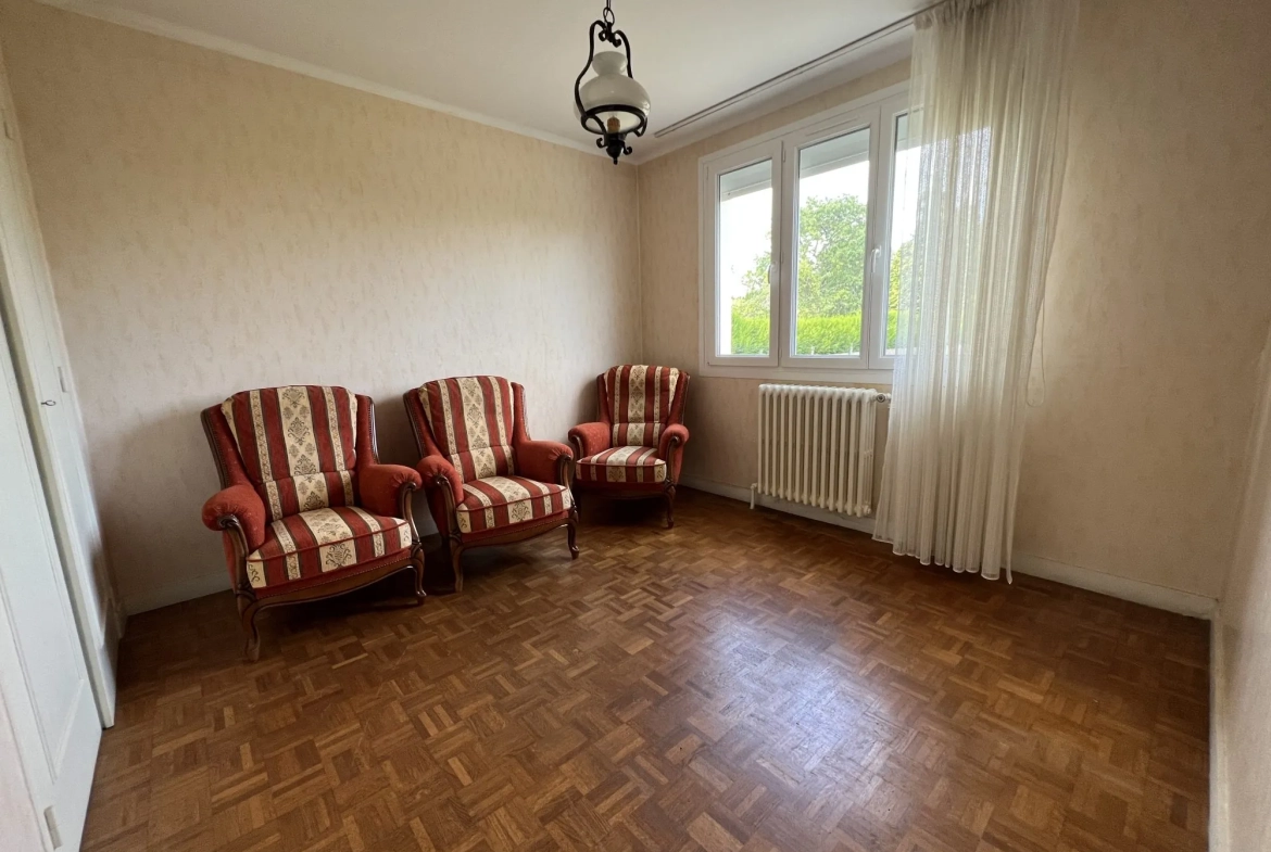 Maison à vendre à Saint-Berthevin – 77 m², jardin et garage, quartier calme 