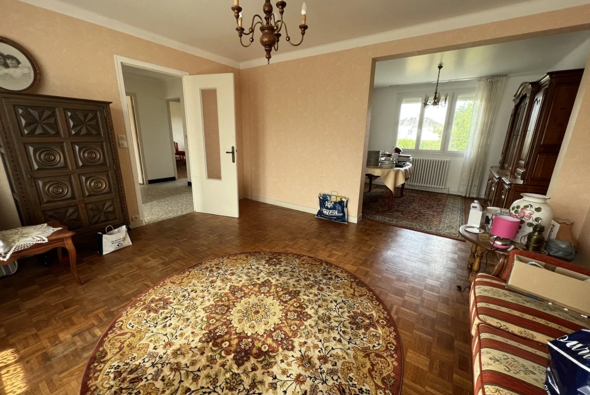Maison à vendre à Saint-Berthevin – 77 m², jardin et garage, quartier calme 