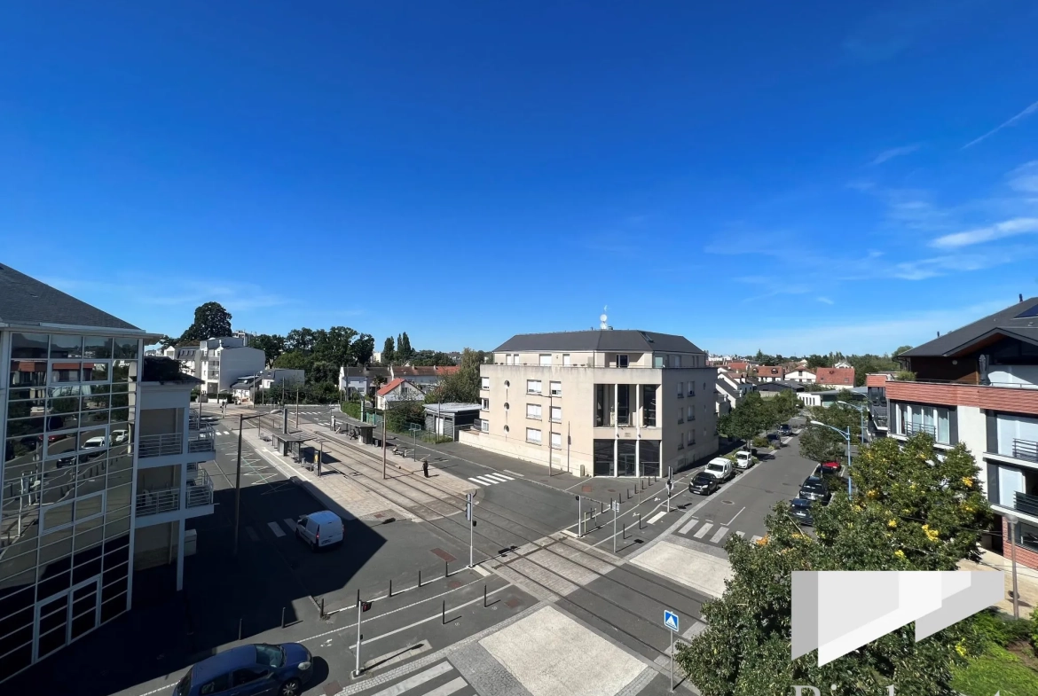 Appartement T1 avec terrasse à Fleury-les-Aubrais dans résidence récente 