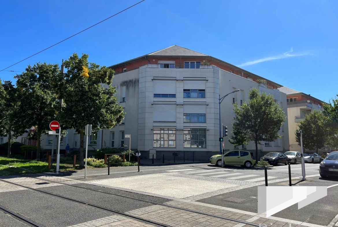 Appartement T1 avec terrasse à Fleury-les-Aubrais dans résidence récente 