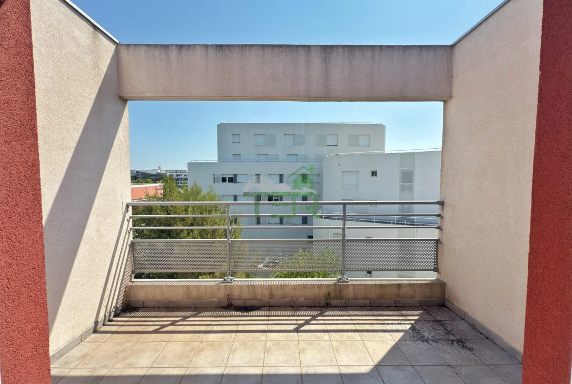 Appartement T2 à Montpellier Cellenueve avec terrasse et parking en dernier étage 