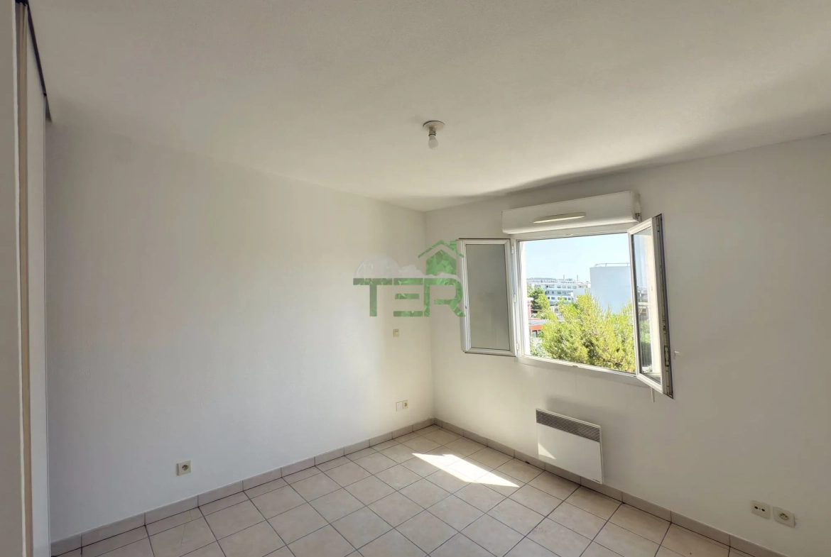 Appartement T2 à Montpellier Cellenueve avec terrasse et parking en dernier étage 