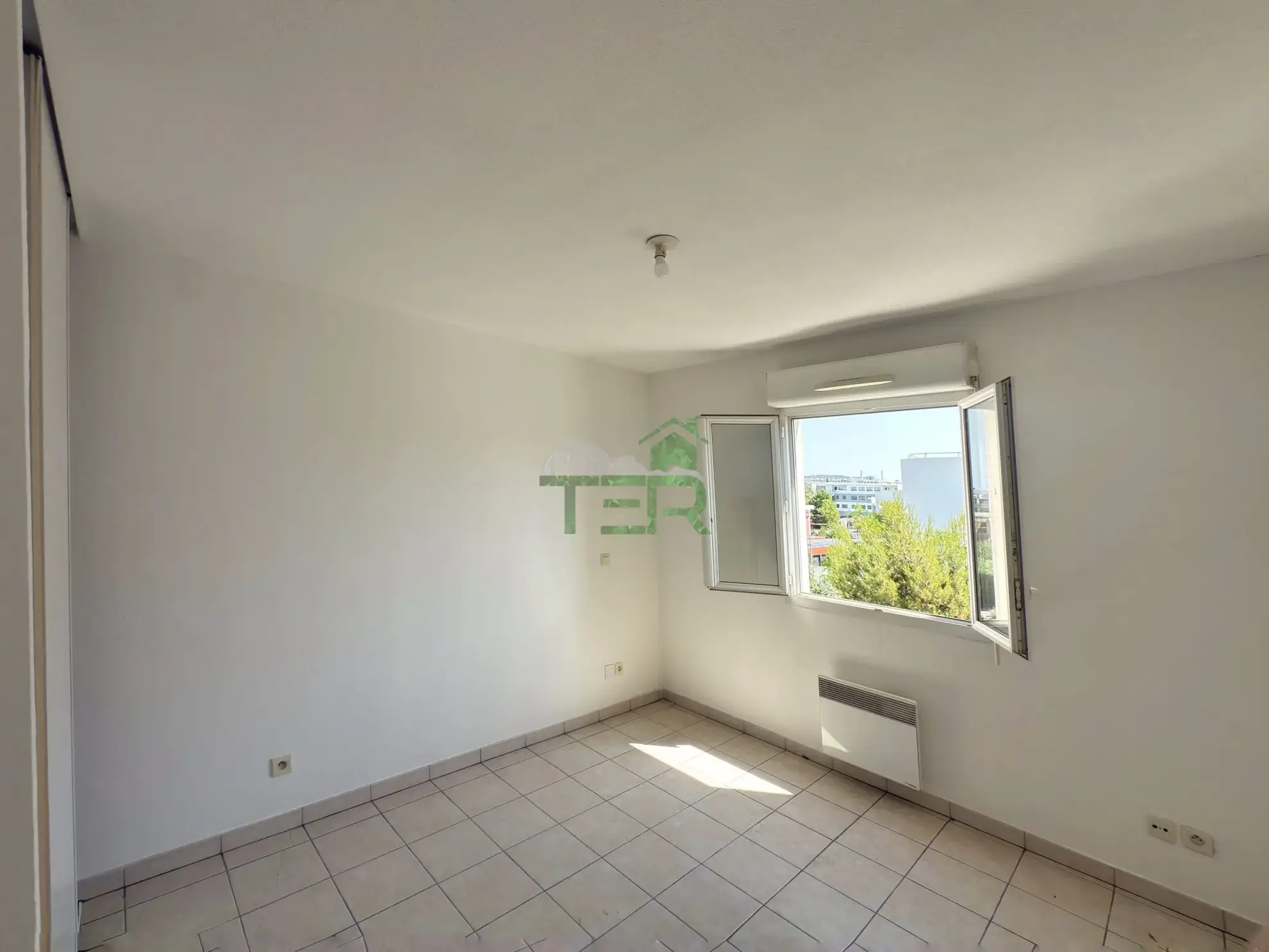 Appartement T2 à Montpellier Cellenueve avec terrasse et parking en dernier étage 