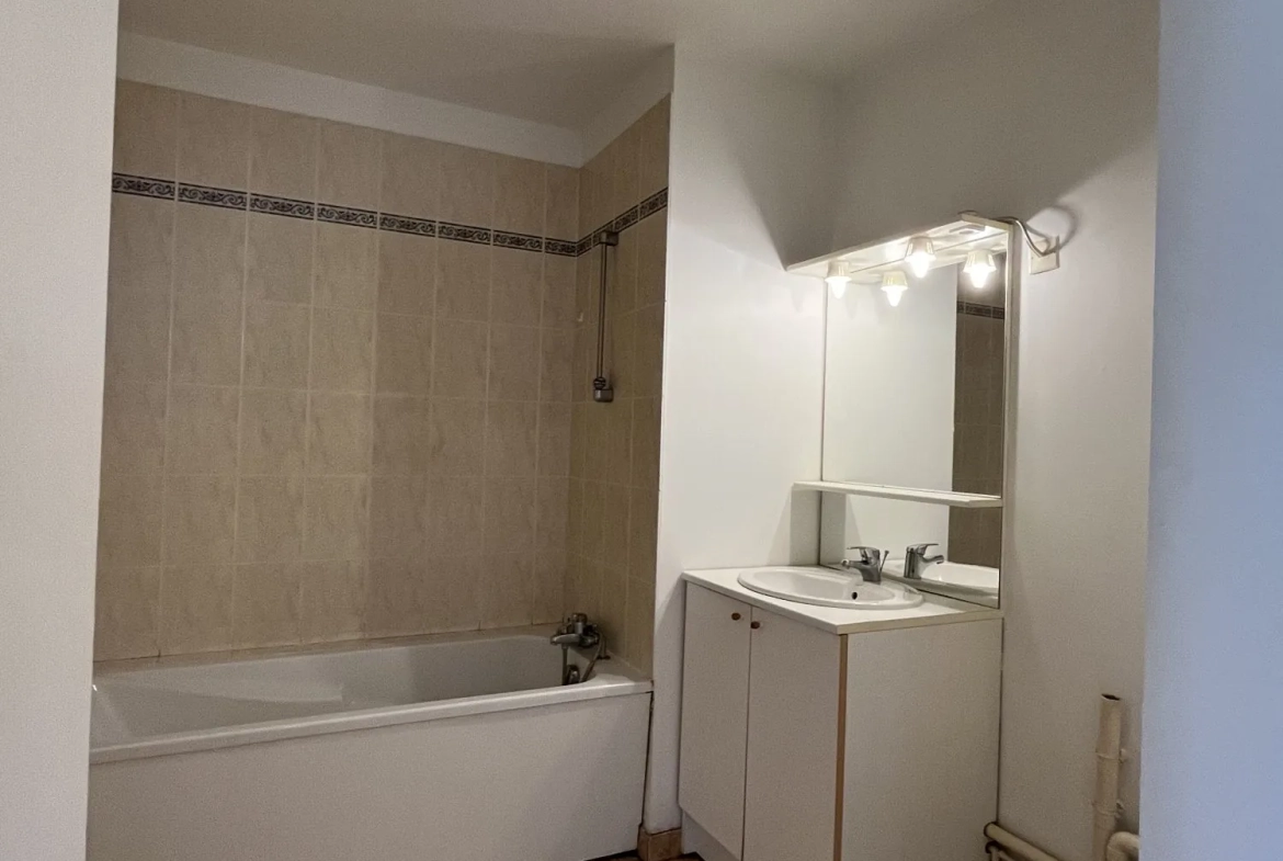 Appartement T3 lumineux de 57m² avec balcon et garage à Le Havre 